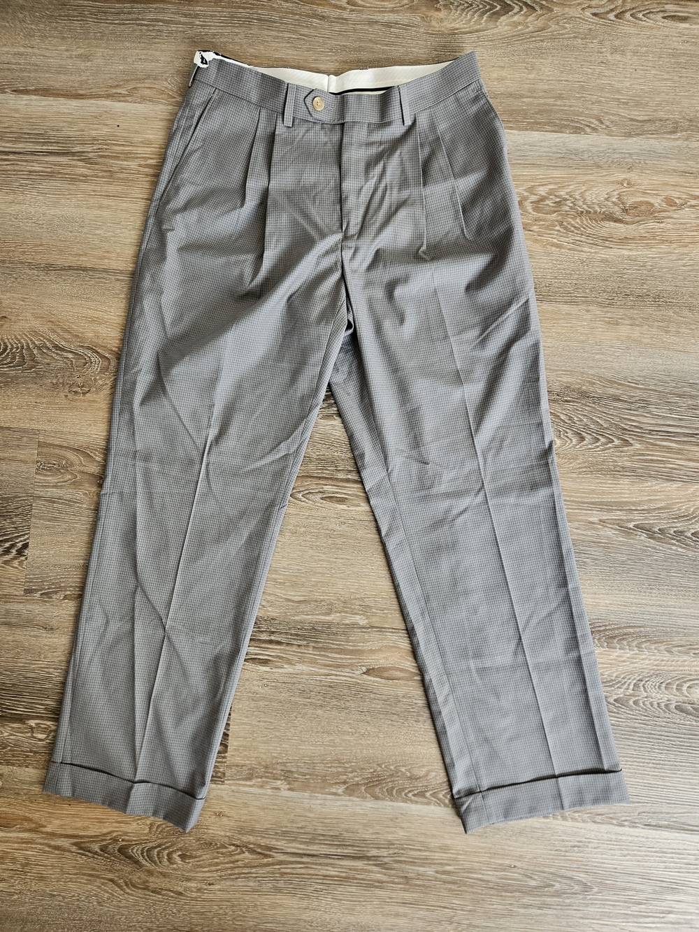 Hart Schaffner Marx Light Gray Pleated Dress Pants